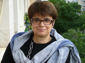 portrait de la directrice